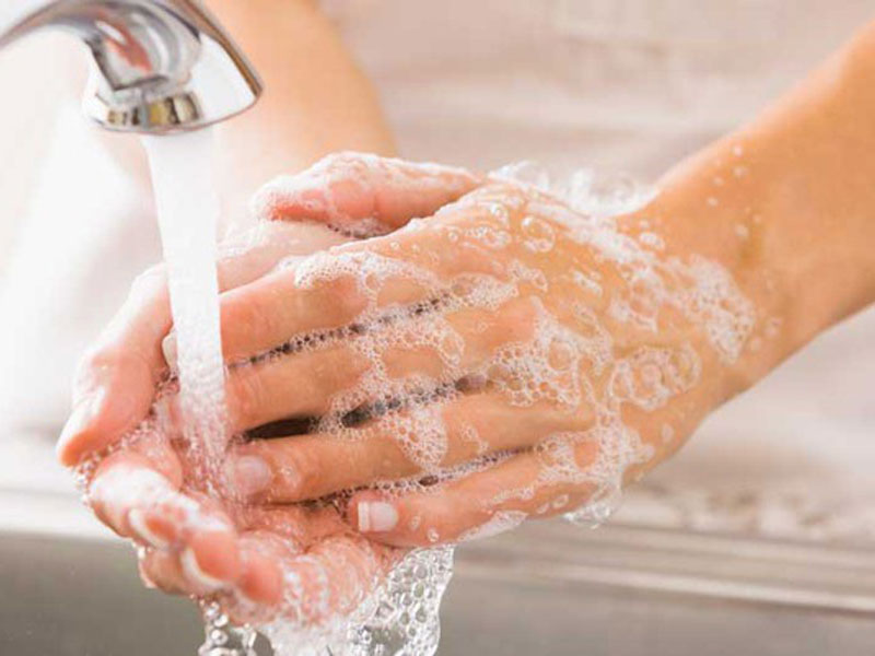 Rửa tay đúng cách với dung dịch sát khuẩn